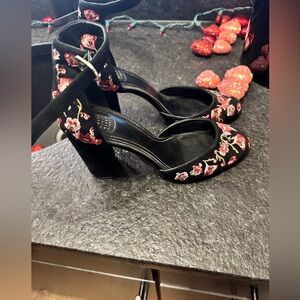 WHBM Black Suede Buckle-up heels almond toe with Floral Embroidery size 9M